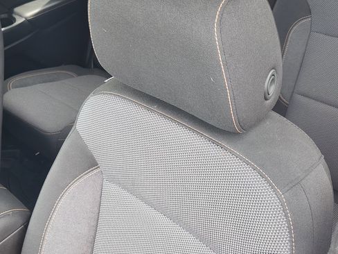 Used 2019 Chevrolet Traverse LT FWD image 16