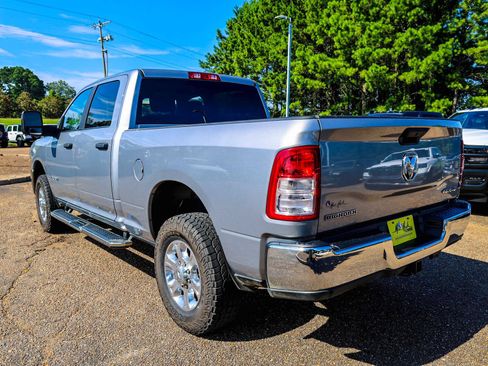 Used 2023 RAM 3500 Big Horn w/ Level 1 Equipment Group AWD/4WD image 5