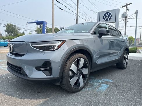 Used 2023 Volvo C40 P8 Recharge Ultimate image 3