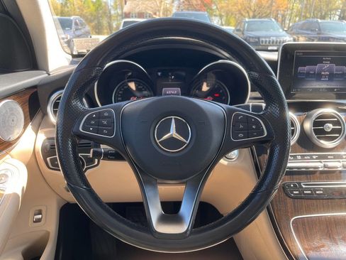 Used 2017 Mercedes-Benz GLC 300 4MATIC image 26