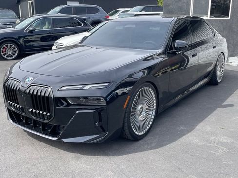 Used 2025 BMW 740i RWD image 9