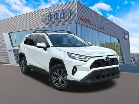 Used 2024 Toyota RAV4 XLE Premium image 1