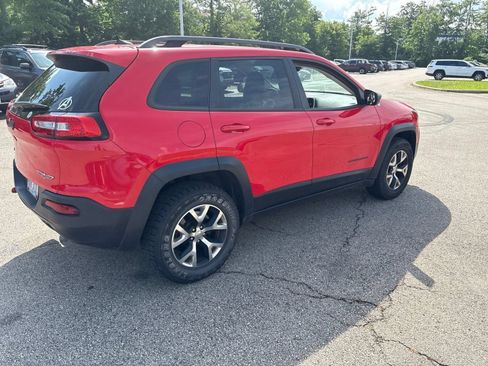 Used 2017 Jeep Cherokee Trailhawk w/ Cold Weather Group AWD/4WD image 20