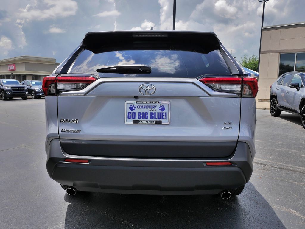 Used 2025 Toyota RAV4 LE AWD/4WD image 6