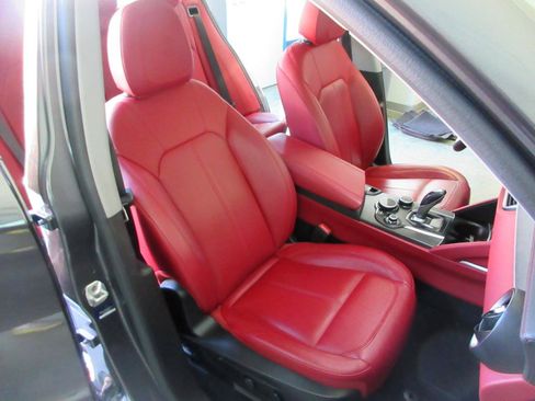 Used 2019 Alfa Romeo Stelvio Ti AWD/4WD image 25