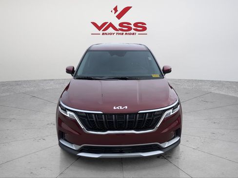 Used 2024 Kia Carnival LX image 9