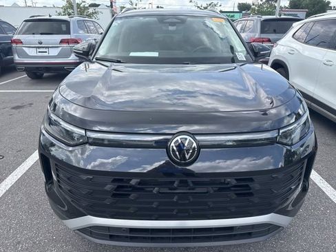 Certified 2025 Volkswagen Tiguan S FWD image 2