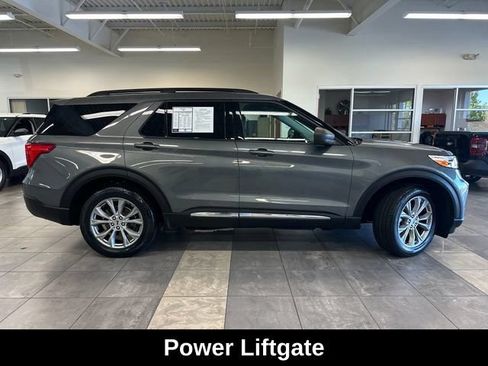 Used 2023 Ford Explorer XLT w/ Equipment Group 202A AWD/4WD image 13