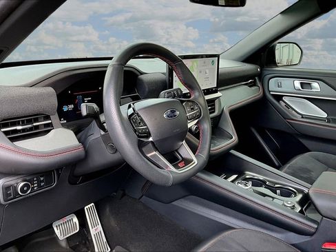 Used 2025 Ford Explorer ST AWD/4WD image 19