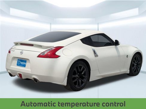 Used 2015 Nissan 370Z Coupe RWD image 6