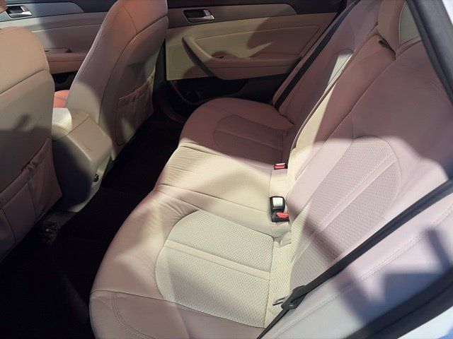 Used 2015 Hyundai Sonata SE w/ Option Group 09 FWD image 6