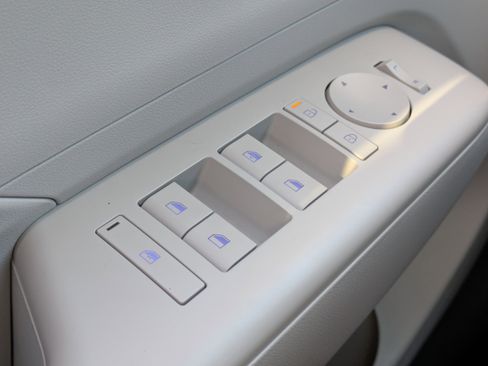 Used 2024 Hyundai Kona SEL image 22