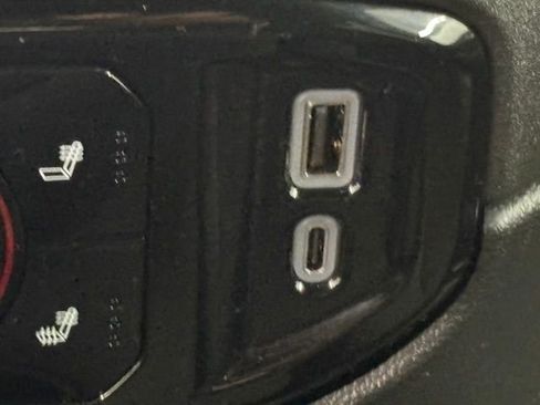 Used 2023 Chevrolet Silverado 1500 LT image 29