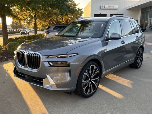 New 2026 BMW X7 xDrive40i w/ Executive Package image 1