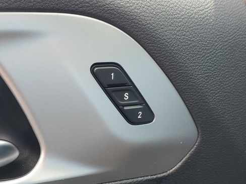 Used 2019 Chrysler Pacifica Limited w/ S Appearance Package FWD image 21