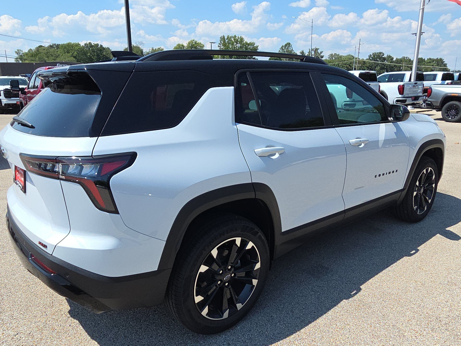 New 2027 Chevrolet Equinox RS FWD image 8