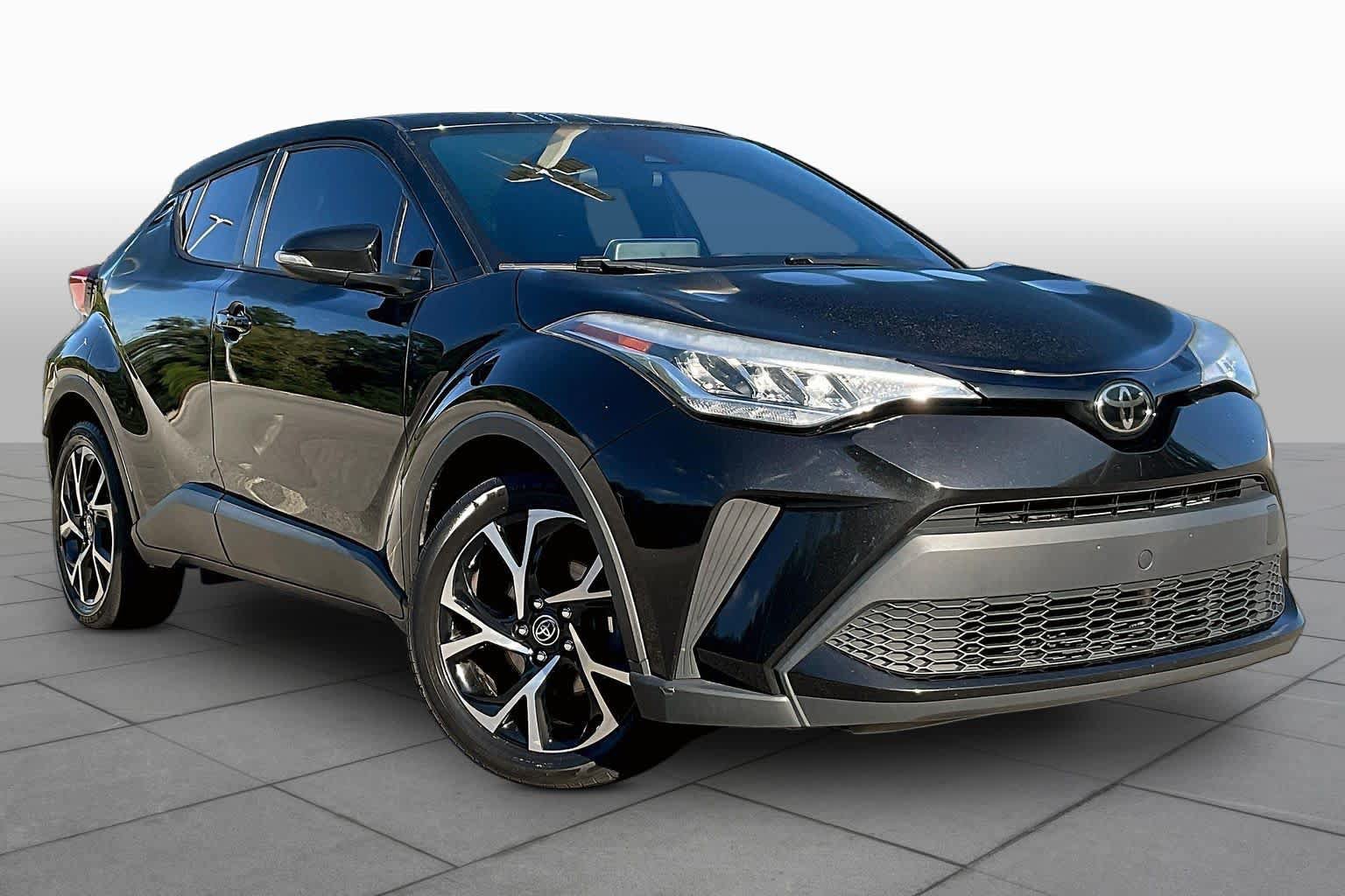 Used 2022 Toyota C-HR XLE FWD image 3