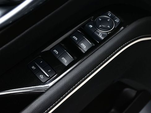 Used 2024 Cadillac Escalade Luxury image 17