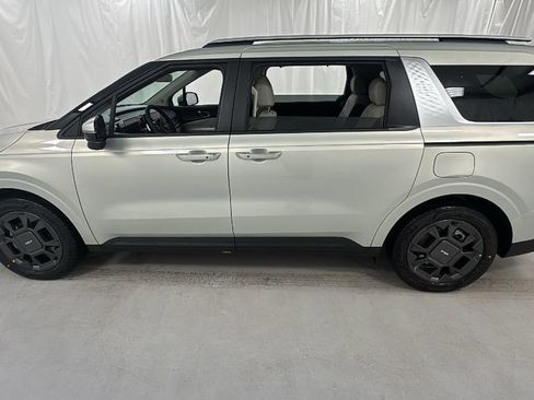 New 2026 Kia Carnival EX FWD image 6