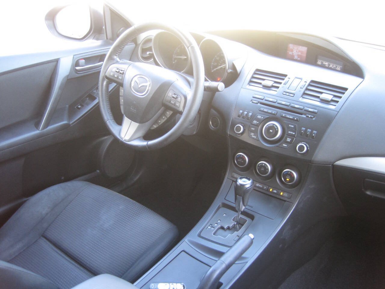 Used 2013 MAZDA MAZDA3 i Touring FWD image 29