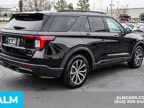 Used 2025 Ford Explorer ST-Line AWD/4WD image 5