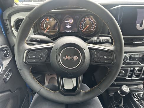 Used 2024 Jeep Wrangler Unlimited Sport AWD/4WD image 17