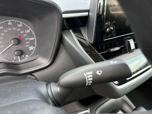 Used 2025 Toyota Corolla LE FWD image 17