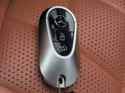 Certified 2023 Mercedes-Benz S 500 4MATIC image 29