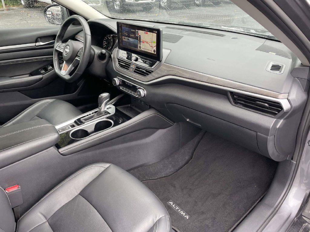 Used 2023 Nissan Altima 2.5 SL FWD image 14