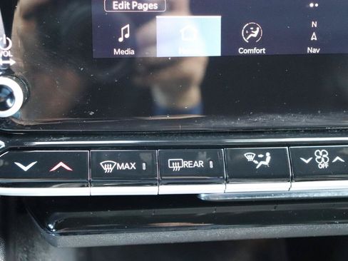 Used 2024 Jeep Wagoneer L Series II w/ Flexible Seating Group AWD/4WD image 41