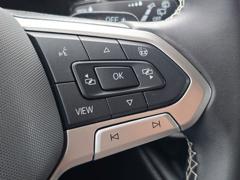 Used 2025 Volkswagen Atlas SE AWD/4WD image 10