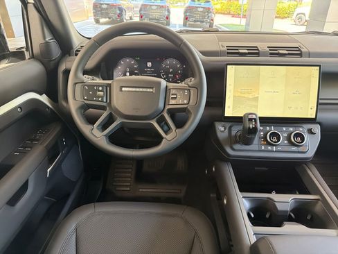 New 2026 Land Rover Defender 110 X-Dynamic SE AWD/4WD image 28