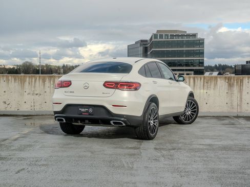 Used 2022 Mercedes-Benz GLC 300 4MATIC Coupe image 4
