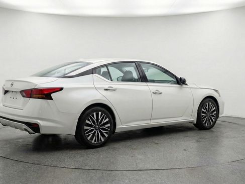 Used 2025 Nissan Altima 2.5 SV image 9