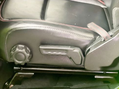 Used 2019 Jeep Wrangler Unlimited Rubicon image 35