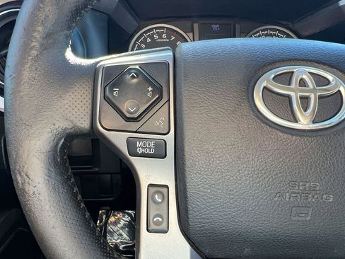 Used 2016 Toyota Tacoma SR5 image 18