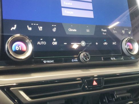 Used 2026 Lexus TX 500h AWD w/ Technology Package image 27
