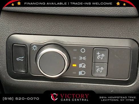 Used 2022 Ford Escape SE w/ SE Sport Appearance Package image 24