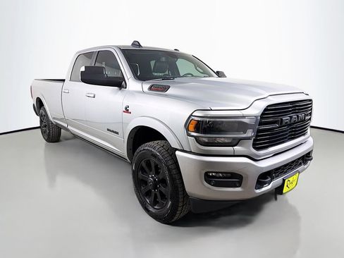 Used 2022 RAM 3500 Laramie AWD/4WD image 4