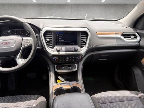 Certified 2023 GMC Acadia SLE w/ Driver Convenience Package FWD image 3