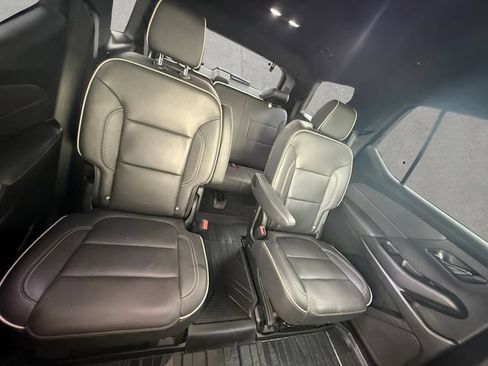 Used 2023 Chevrolet Traverse Premier FWD image 22