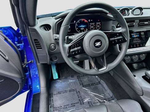 Certified 2024 Nissan Z Performance w/ Floor Mat Package RWD image 6