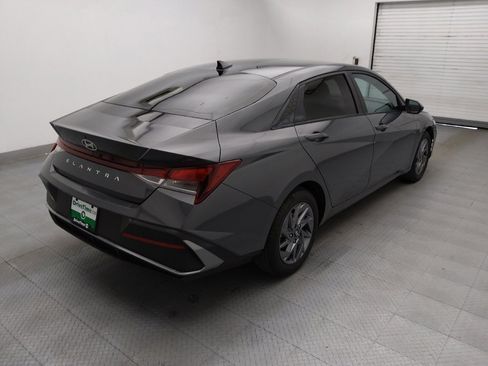 Used 2024 Hyundai Elantra SEL FWD image 9