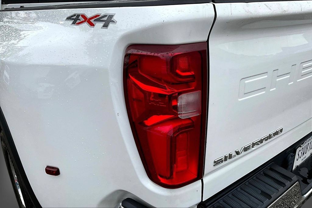 Used 2023 Chevrolet Silverado 3500 LT AWD/4WD image 20