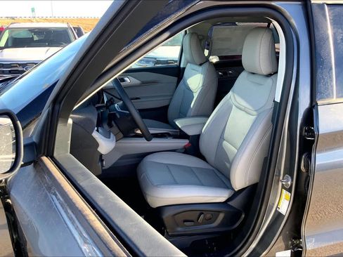 New 2026 Ford Explorer Active w/ Active Comfort Package image 9