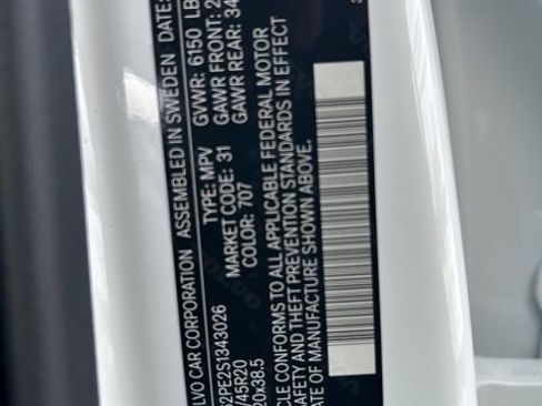 Certified 2025 Volvo XC90 B6 Plus image 28