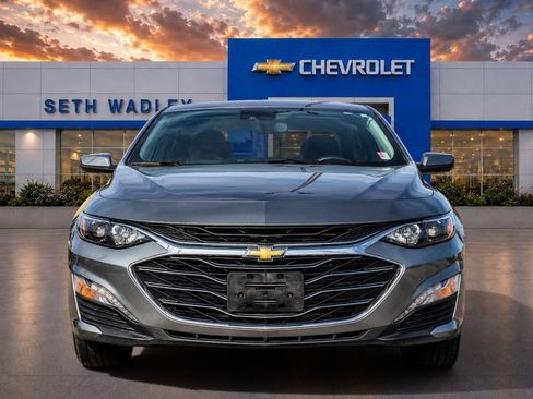 Used 2024 Chevrolet Malibu LT FWD image 2