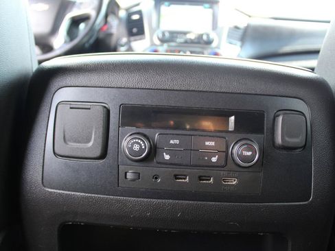 Used 2019 Chevrolet Suburban LT AWD/4WD image 23