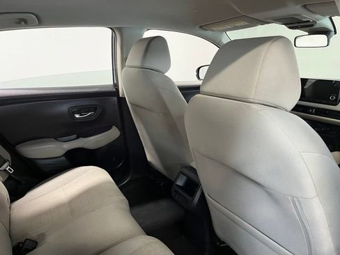 Used 2023 Honda HR-V LX image 14