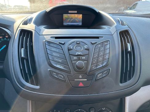 Used 2015 Ford Escape SE image 12